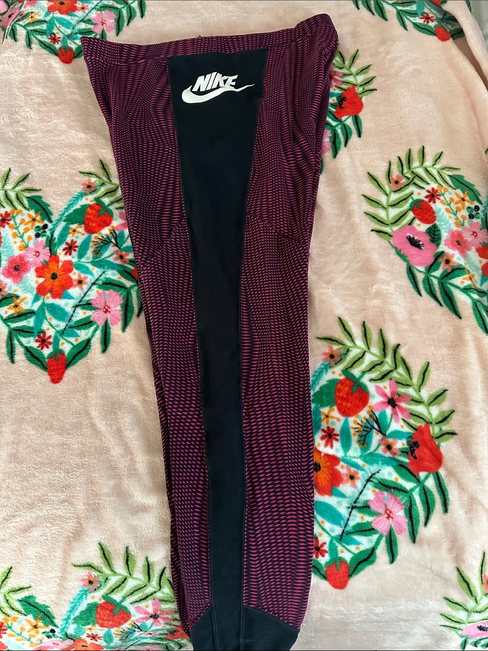 Nike Maroon & Black High-Rise Performance Leggings